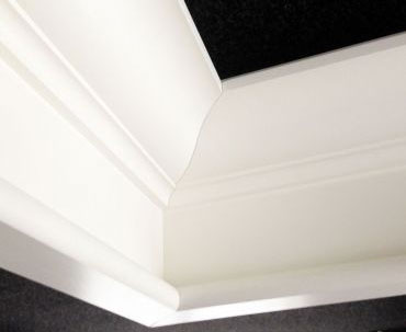 Internal blinds pelmet finished in standard white paint (RAL 9016)