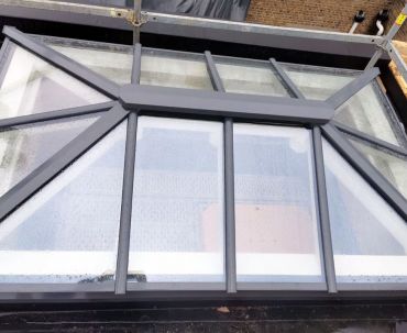 Made-to-measure triple-glazed lantern  in 20-degree pitch with U-value of 0.8